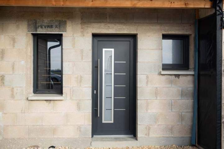 Des menuiseries aluminium modernes, résistantes et adaptées à vos besoins.